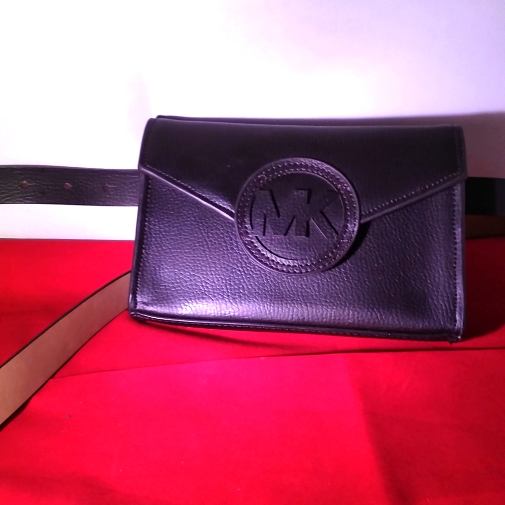 Michael kors fanny pack